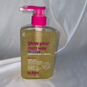 b.tan Glow Your Own Way Shimmer Gradual Tan Gel — Golden Glow (Pink Pump)